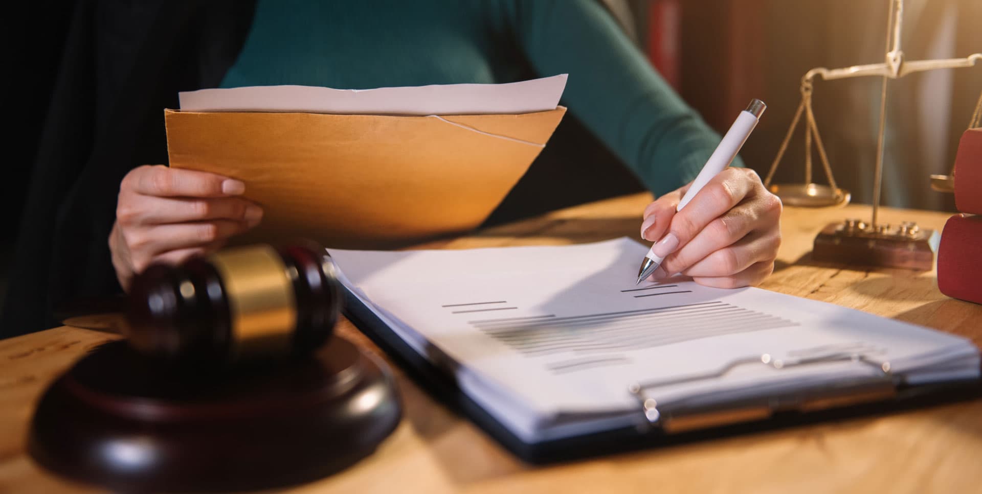 Contacte con J. Gabriel Santos Conde y no deje sus plazos al azar